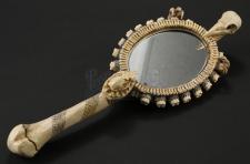 S2E06 - Glorious Horrors: Evelyn Poole's Skeleton Mirror