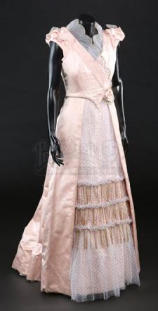 S2E06 - Glorious Horrors: Lily's Evening Gown
