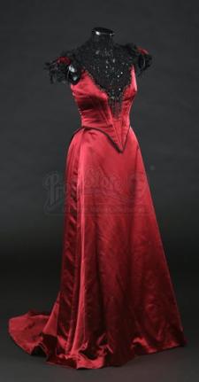 S2E06 - Glorious Horrors: Vanessa Ives' Evening Gown