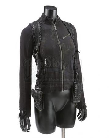 S5E05 - Geothermal Escapism: Britta Perry's (as portrayed by Gillian Jacobs) Battle Costume