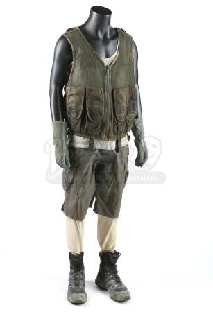 Sergeant Sergeant Toll's (Clayne Crawford) Hangar Costume