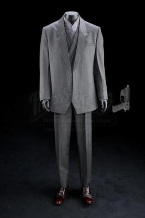 Cutter's (Peter Ferdinando) Lab Costume and Gun