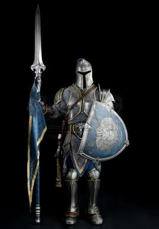 Alliance Foot Soldier Battle-Damaged Armor with Weapons
