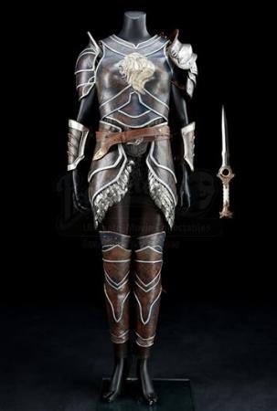 Garona's (Paula Patton) Armor Costume and Dagger