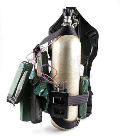 S2E12 - Amor Vincit Omnia: Angelica Turing's Light-Up Oxygen Tank Bomb