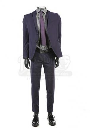 S2E12 - Amor Vincit Omnia: Hernando Fuentes' Wedding Suit