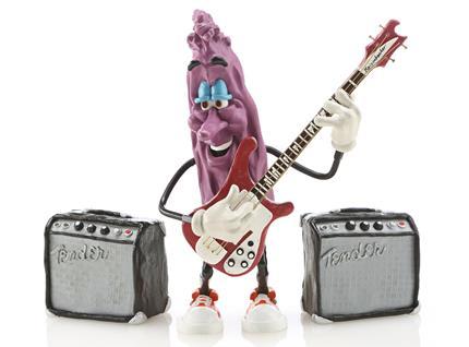 CALIFORNIA RAISINS (BASED ON COMMERCIALS) - Stretch's California Raisin Puppet With Bass Guitar and Amps Replica Signed By Will Vinton
